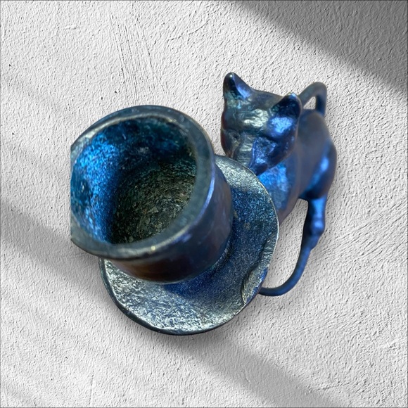 Vintage CAT IRON with teacup candle holder - Picture 4 of 7